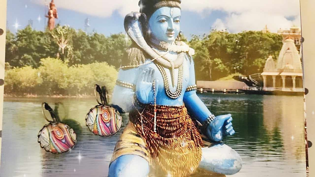 Boucles d&#039;oreilles dormeuses cabochon  &quot; mum&quot;