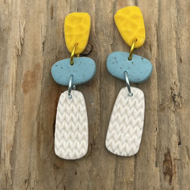 Yellow, blue & white pebbles
