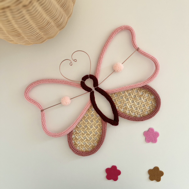 Décoration murale « thème nature » papillon en tricotin à personnaliser