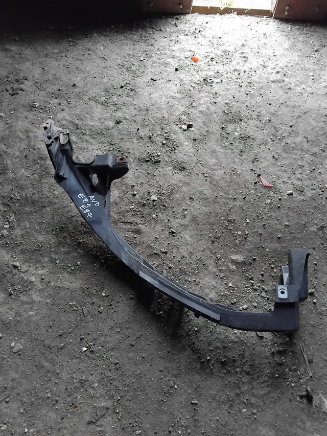 Support de phare passager 