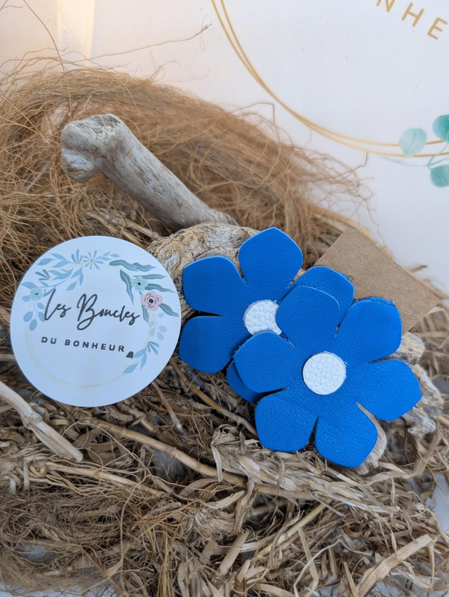Clips marguerite bleue