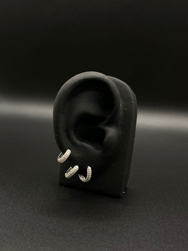 Trio de argolas com zircônias