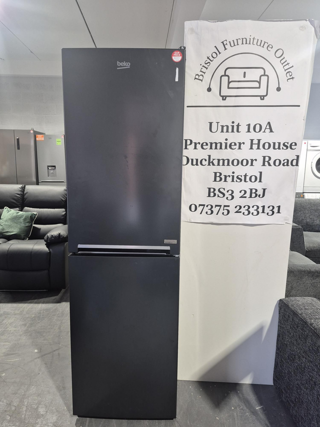 Beko fridge freezer £299