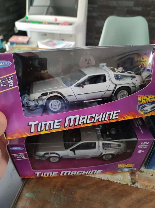 VOITURE MÉTAL RETOUR VERS LE FUTUR 1:24