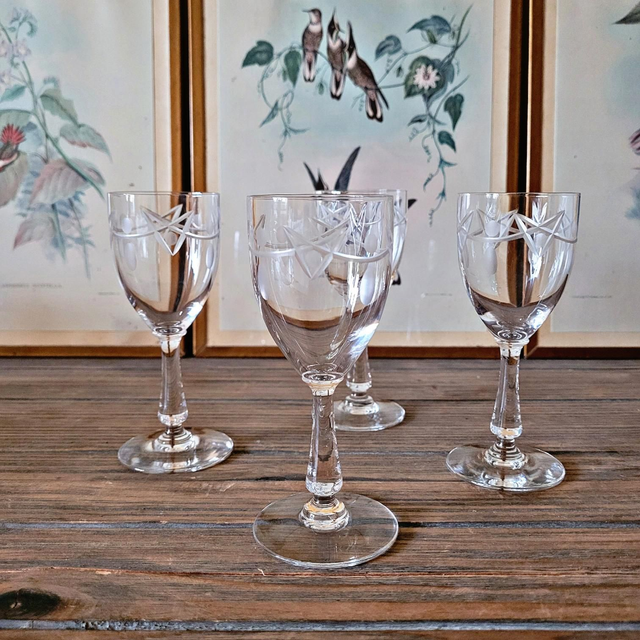Verres à liqueur (digestif) vintage en cristal gravé, décor géométrique (lot de 4)