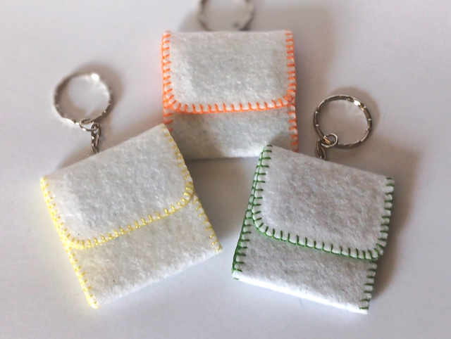 Llavero 3 en Raya Blanco