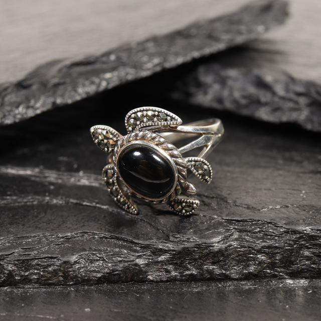 Vintage Sterling Silver 925 Art Deco Style Black Onyx Cabochon Cut Turtle With Marcasite Gemstone Ring Size N - 6 1/2