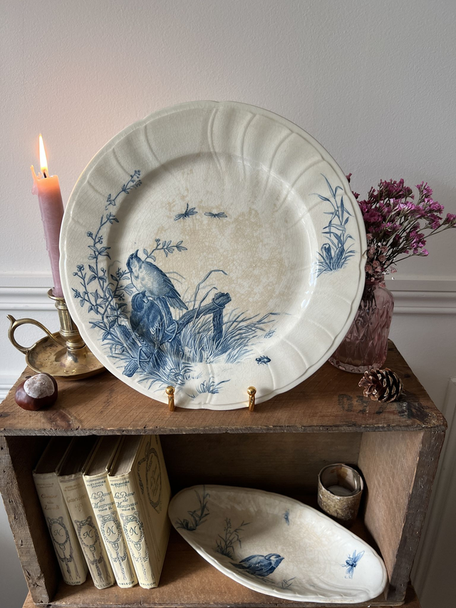 OISEAUX 1 - Assiette plate aux Oiseaux par la manufacture française de Gien - Terre de Fer