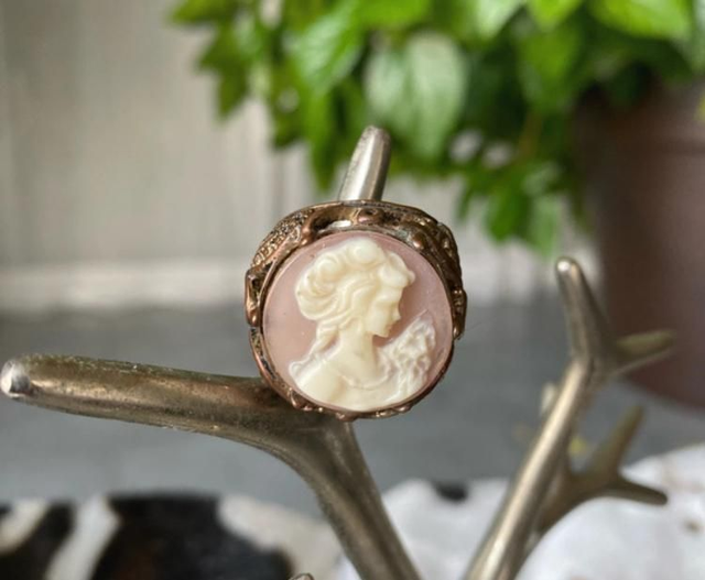 Magnifique bague camée vintage 16,9 mm de diamètre