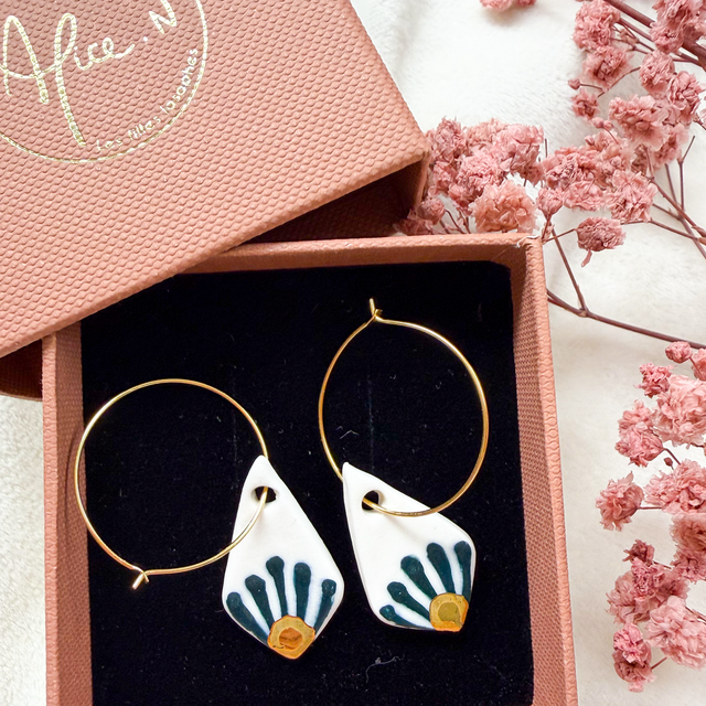 Boucles d’oreilles porcelaine et or