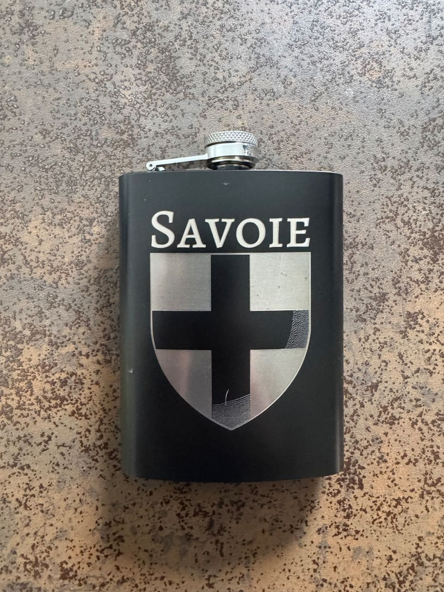 Flasque noire avec le blason de la Savoie