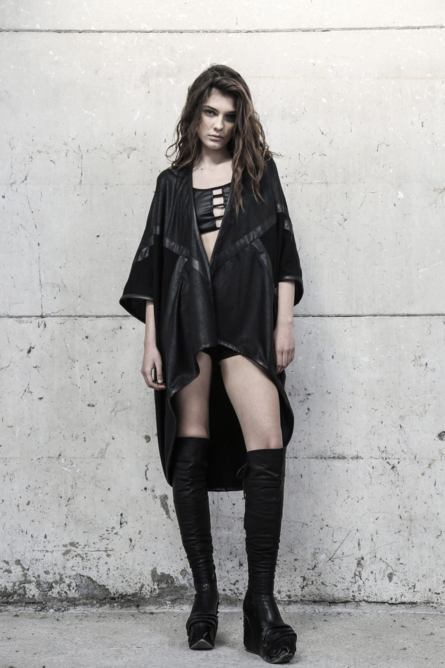 830011 TRINITY KIMONO ROBE