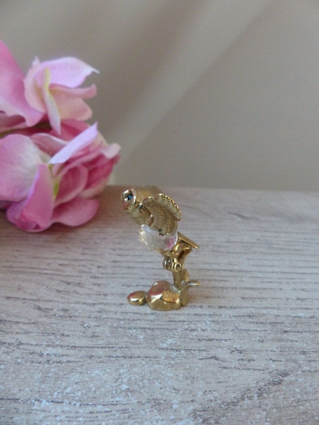 Mini chouette dorée en métal et résine à facettes – Figurine Hibou scintillant en résine, symbole de sagesse et envol, idée cadeau fête