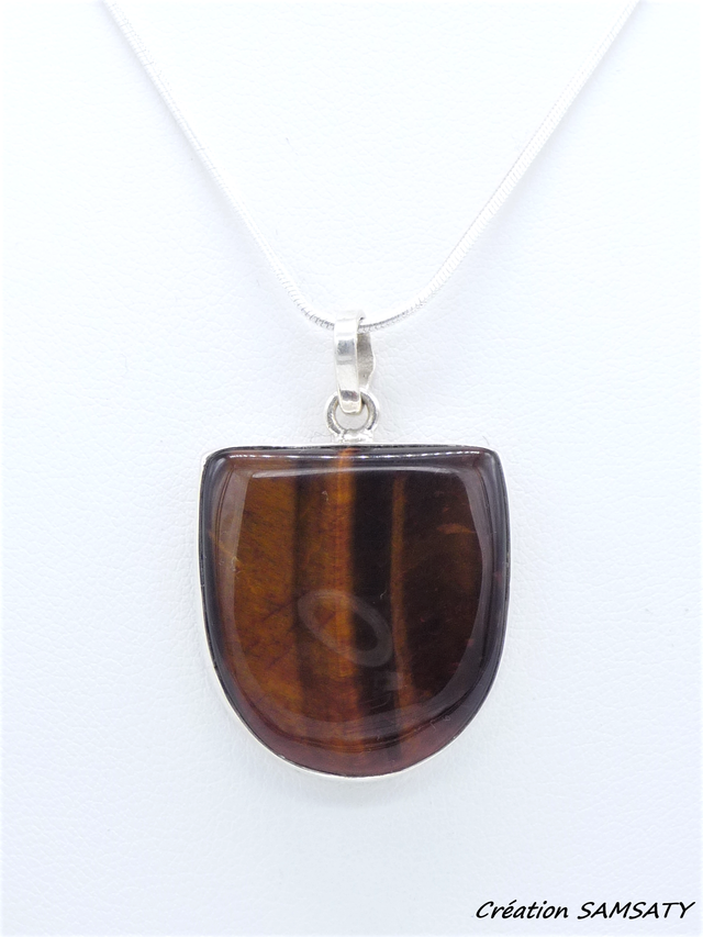 Pendentif en Œil de Taureau