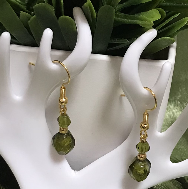Green Dangling Earrings- GDE46