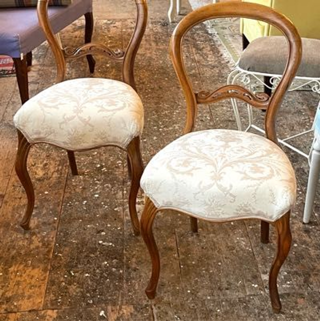 Antiker Stuhl Louis Philippe Nussbaum von 1860 