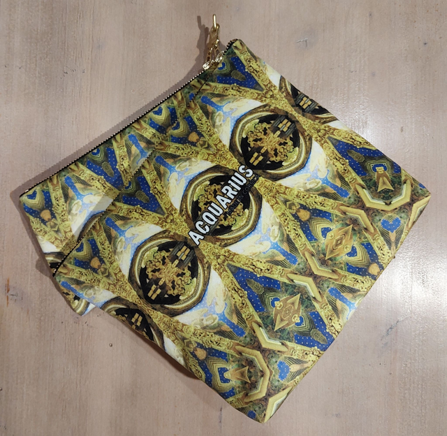 Valencia Jaune. Pochette et trousse en velours.