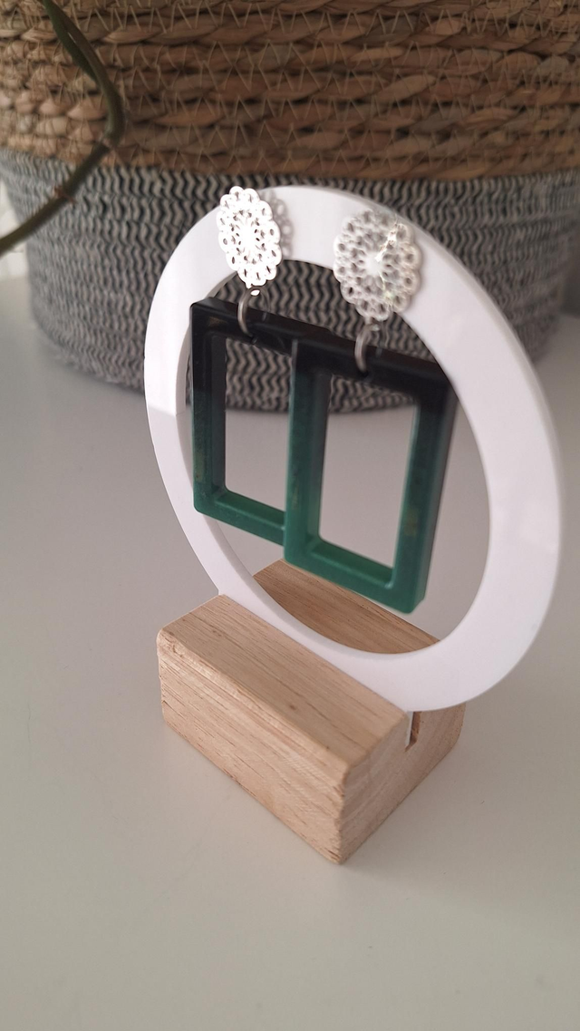 Boucles d&#039;oreilles rectangles vertes et noires