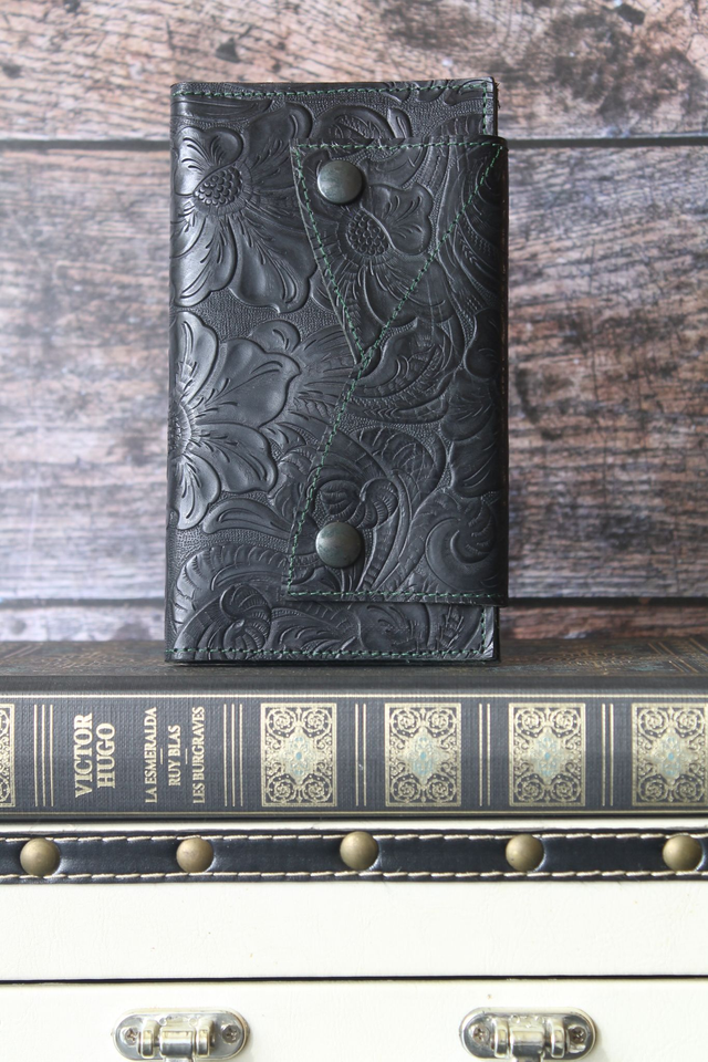 Portefeuille cuir bi-matière veau imprimé noir et chèvre vert amande