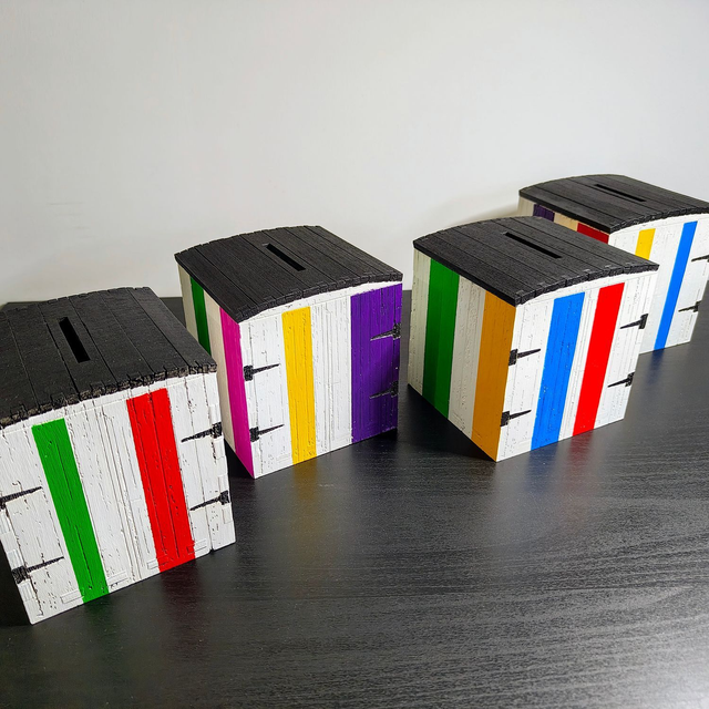 Tirelire cabane de plage en bois peinte