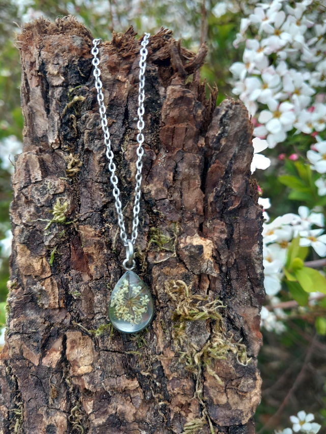 Collier reine Anne