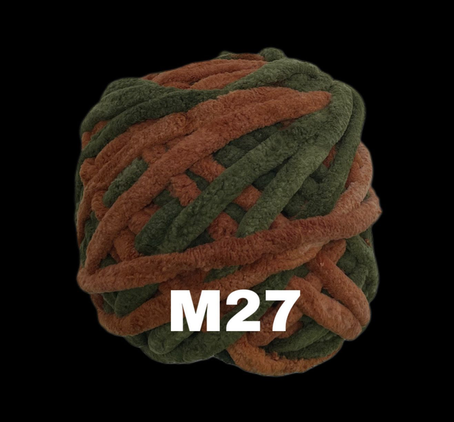 Chenille fluffy yarns 8 mm dik 45 grams