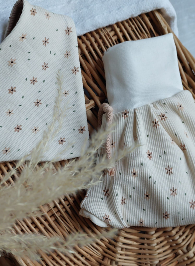 Sarouel "fleurs douces" & bavoir