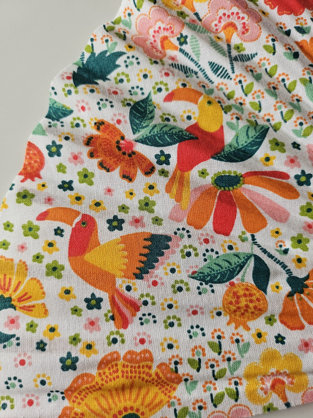 Eventail tissu fait main - toucan