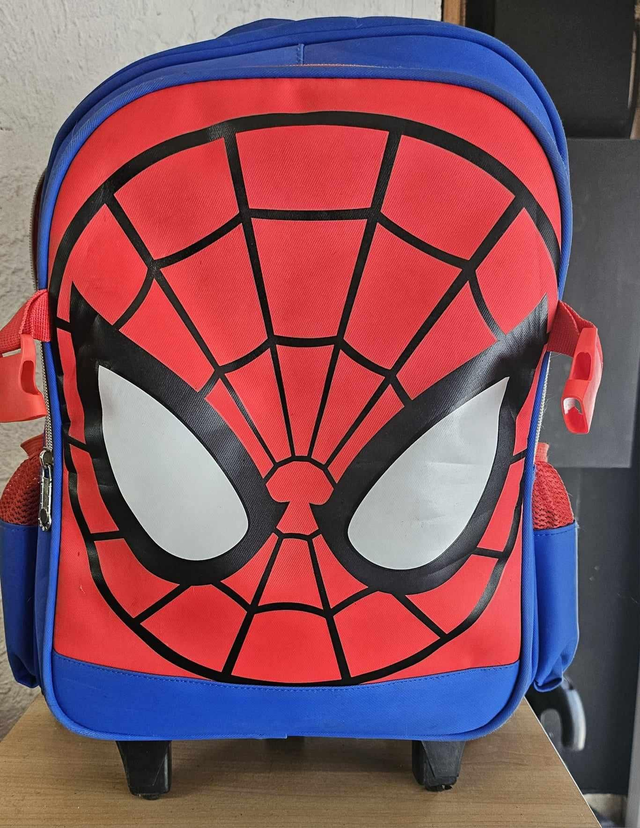 Malette,cartable a roulette complet spiderman 