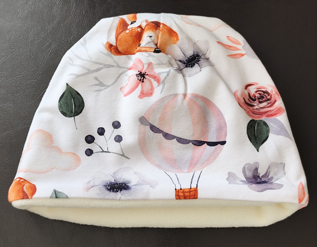 Bonnet réversible "Faon et montgolfière"