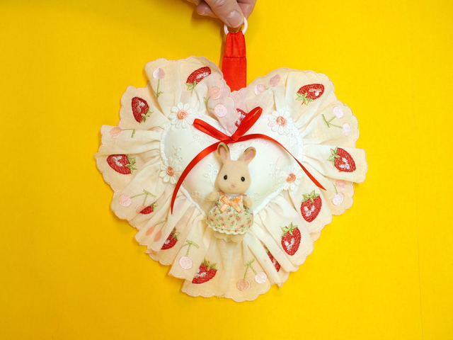Rabbit Sylvanian Family Strawberry Heart Bag Charm 