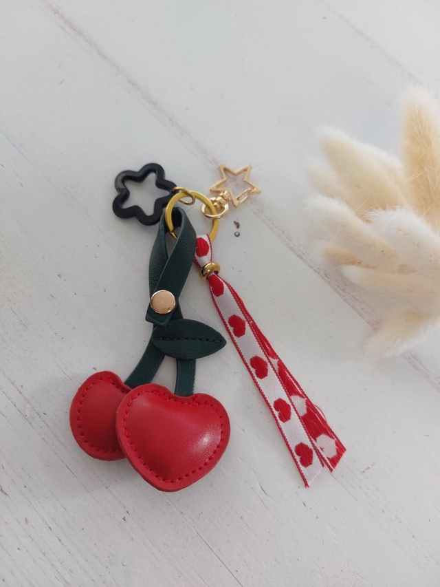 Gris-gris Cerise et Etoile rouge 