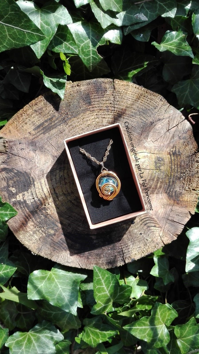 Pendentif Bille Verre Cosmique - BIJOU ARTISANAL - &quot;La Tête dans les Etoiles&quot;  [Modèle A]