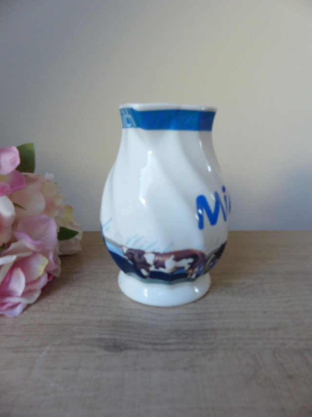 Pot à lait vintage Solecasa - Porcelaine bleue et blanche décor vaches, charme champêtre pour petit déjeuner en famille ou déco florale