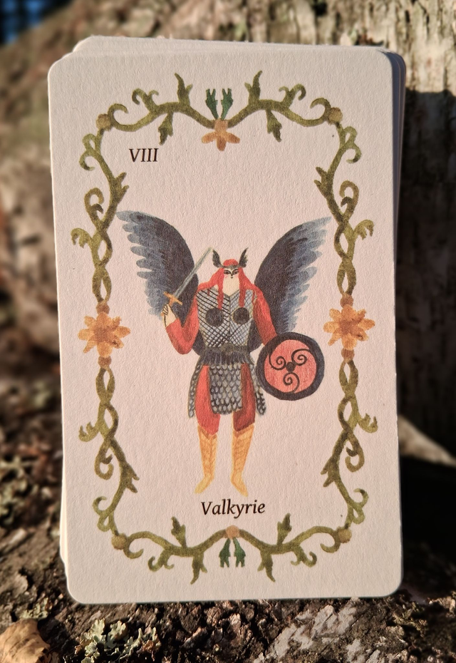 Bestiary of Women Oracle: Goddesses and legendary women from around the world * by Hanna Tricoire