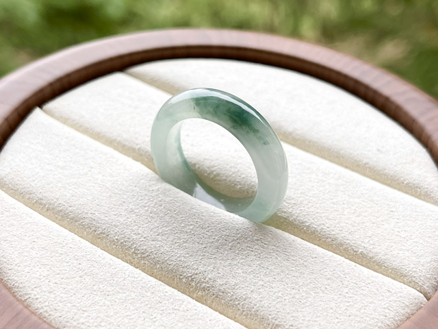 Bague en jade (54) - Verdoyante