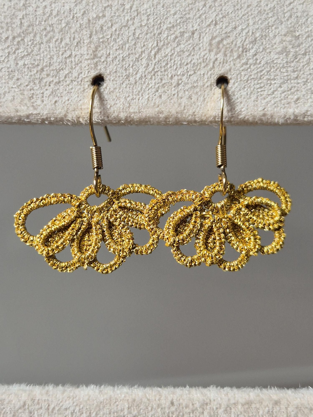 Boucles d'oreille en dentelle Ophélie - fil métallisé sans perle