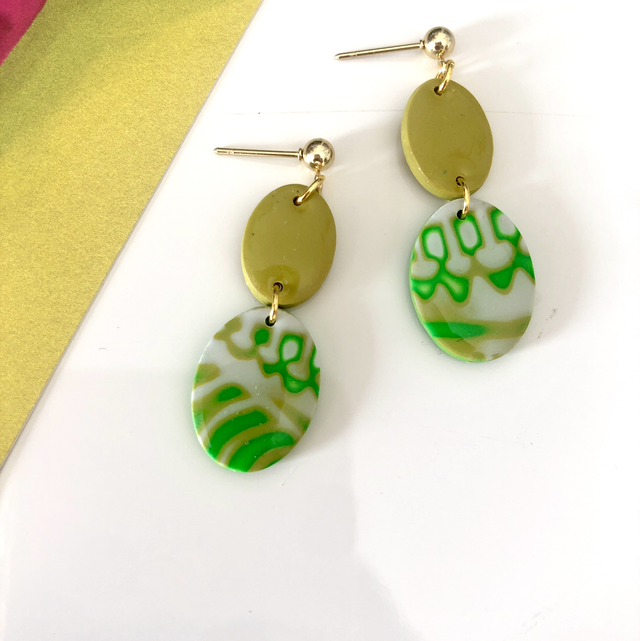 Boucles ovales vertes