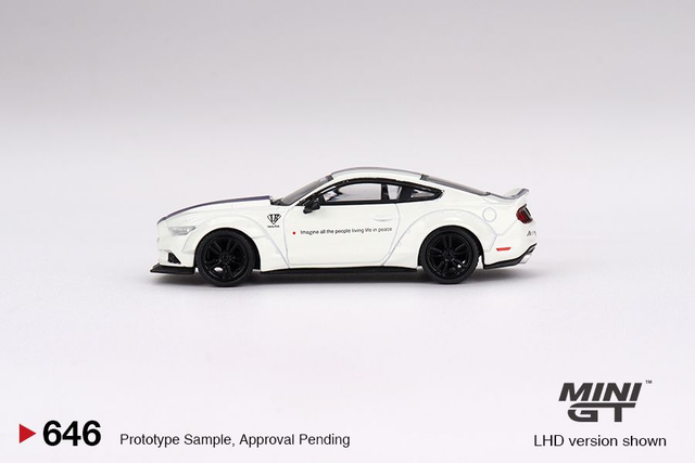 MGT00646 Mini GT 1/64 FORD MUSTANG GT LB-WORKS White (LHD)