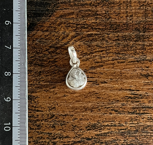 Pendentif en argent et Diamant Brut