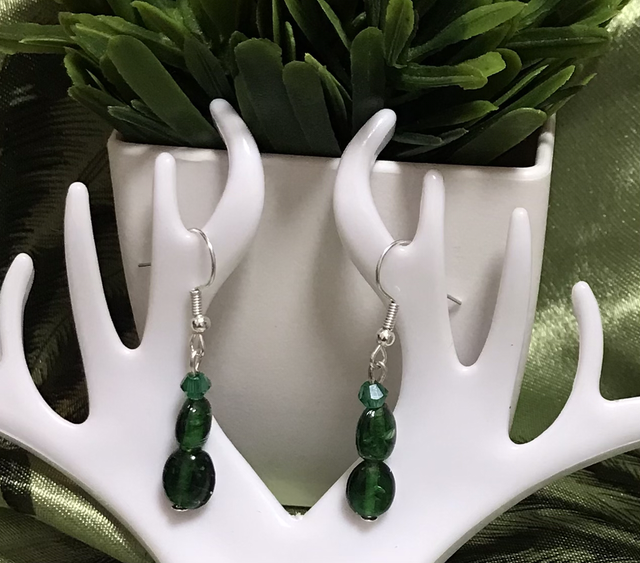Green Dangling Earrings- GDE44