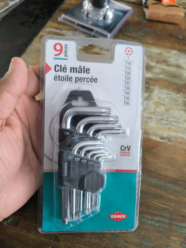 CLE MALE ÉTOILES PERCÉES 9 PIECES