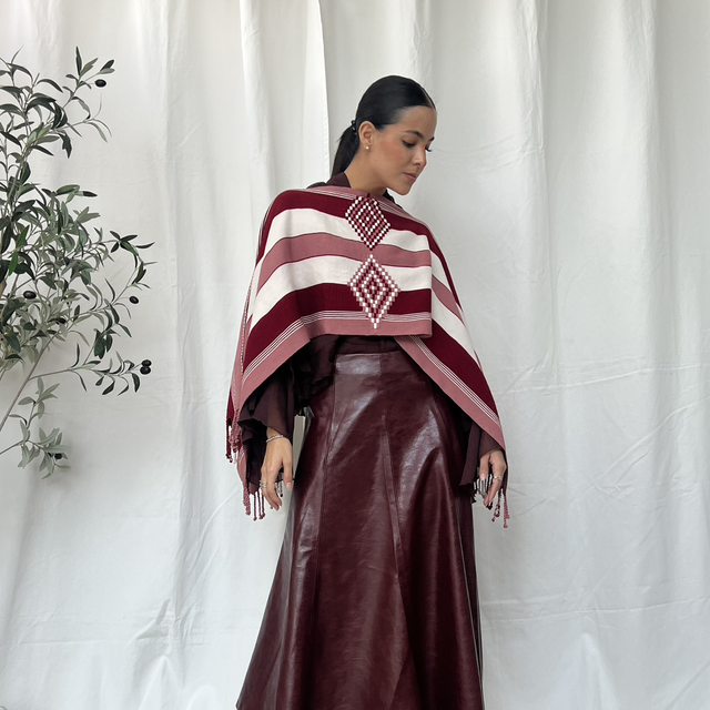 4.1 Capa Telar de Cintura burgandy 