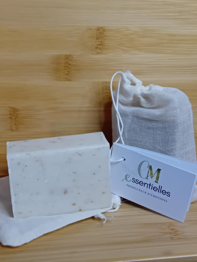 Savon à l'huile essentielle de lavandin grosso et à l'argile blanche