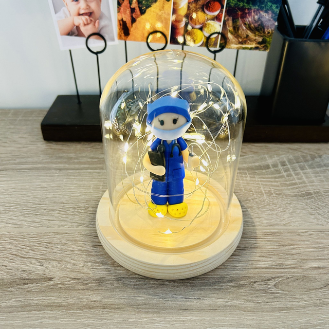 Cloche lumineuse l'infirmière dévouée