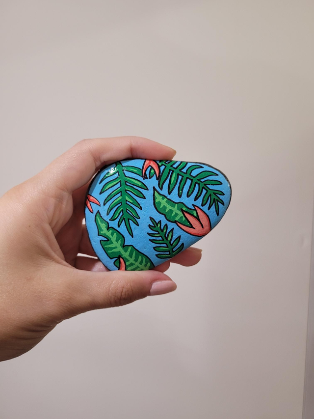 Leaves With Blue Background Pebble - NW-304