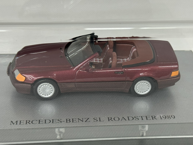 Mercedes Benz SL 500 Roadster 1989 AMR 1:43 Factory-Built Modell 