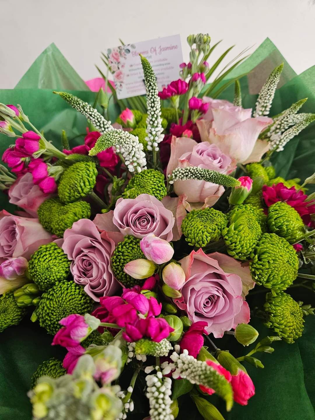 Luxury Gift Wrapped Bouquet (Exquisite)