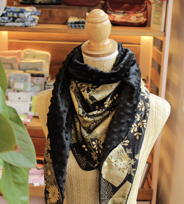 Foulard coton japonais kaki et noir motif éventails / Le petit atelier de Maya