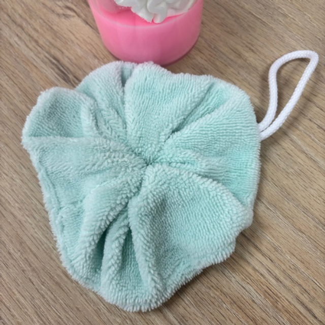 Fleur de douche bleue 